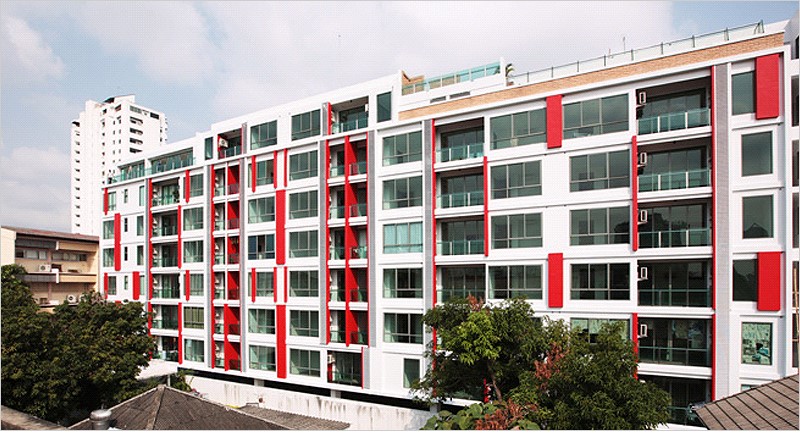 คลิก คอนโดมิเนียม